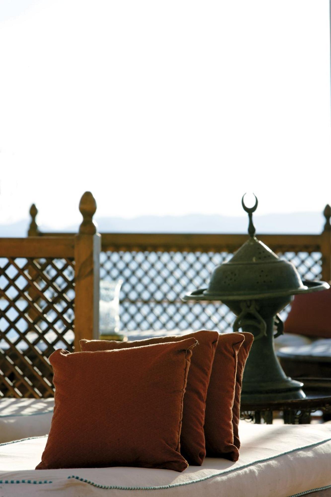 Moevenpick Prince Abbas Lake Nasser Cruise, Every Monday Four Nights From Aswan, Every Friday Three Nights From Abu-Simbel - Including Excursions And Sightseeing Exterior photo